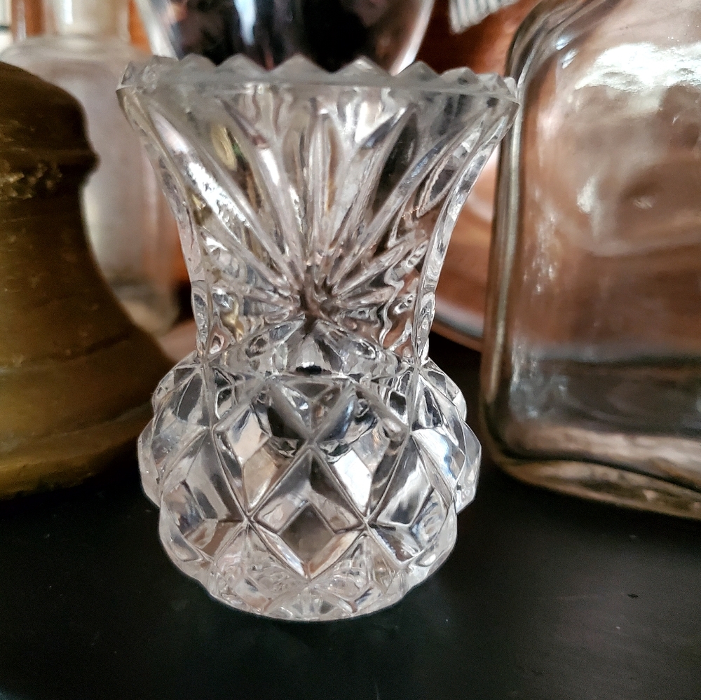 Mid Century 3" toothpick holder features a delightful pineapple shape